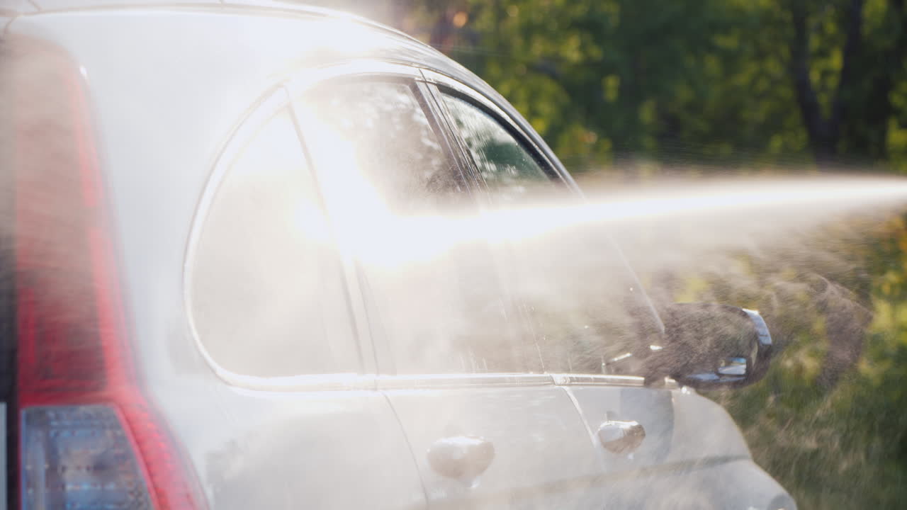 고압세척기로 세차한 세차의 측면