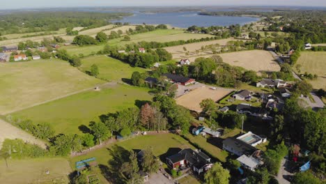 Bellas-Imágenes-Aéreas-Sobre-El-Pintoresco-Pueblo-Llamado-Sturko,-Ubicado-En-Karlskrona,-Suecia-3