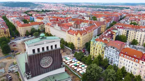 Iglesia-Del-Sagrado-Corazón-De-Nuestro-Señor-En-La-Ciudad-De-Praga,-República-Checa