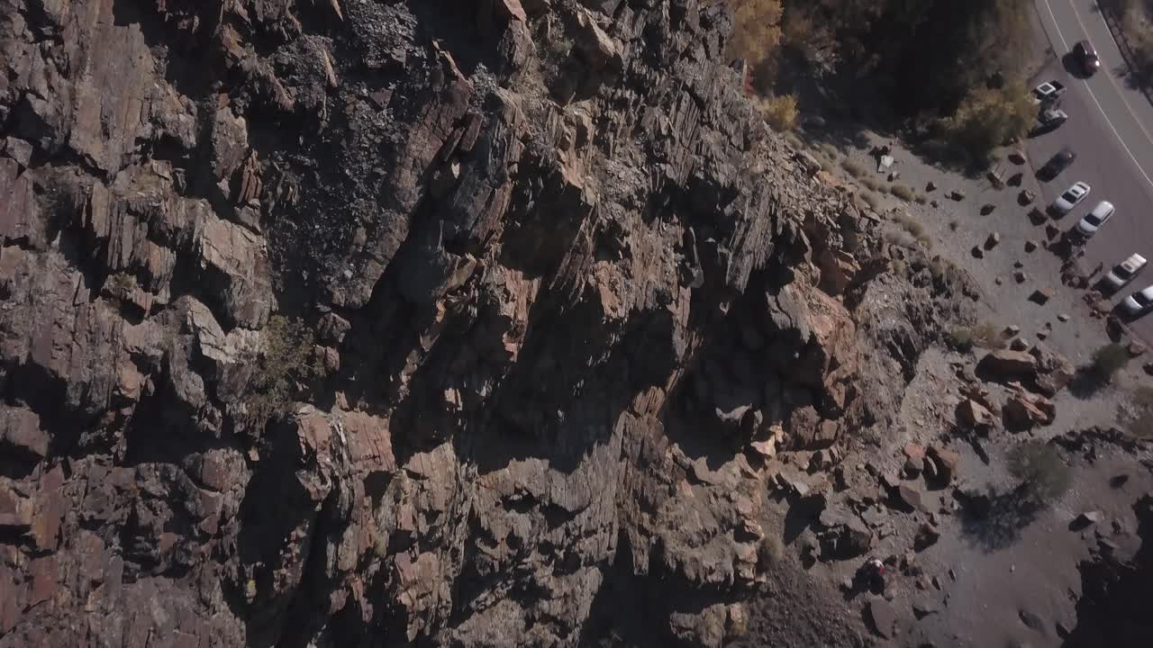 explora el terreno rocoso y épico del gran cañón de cottonwood en utah
