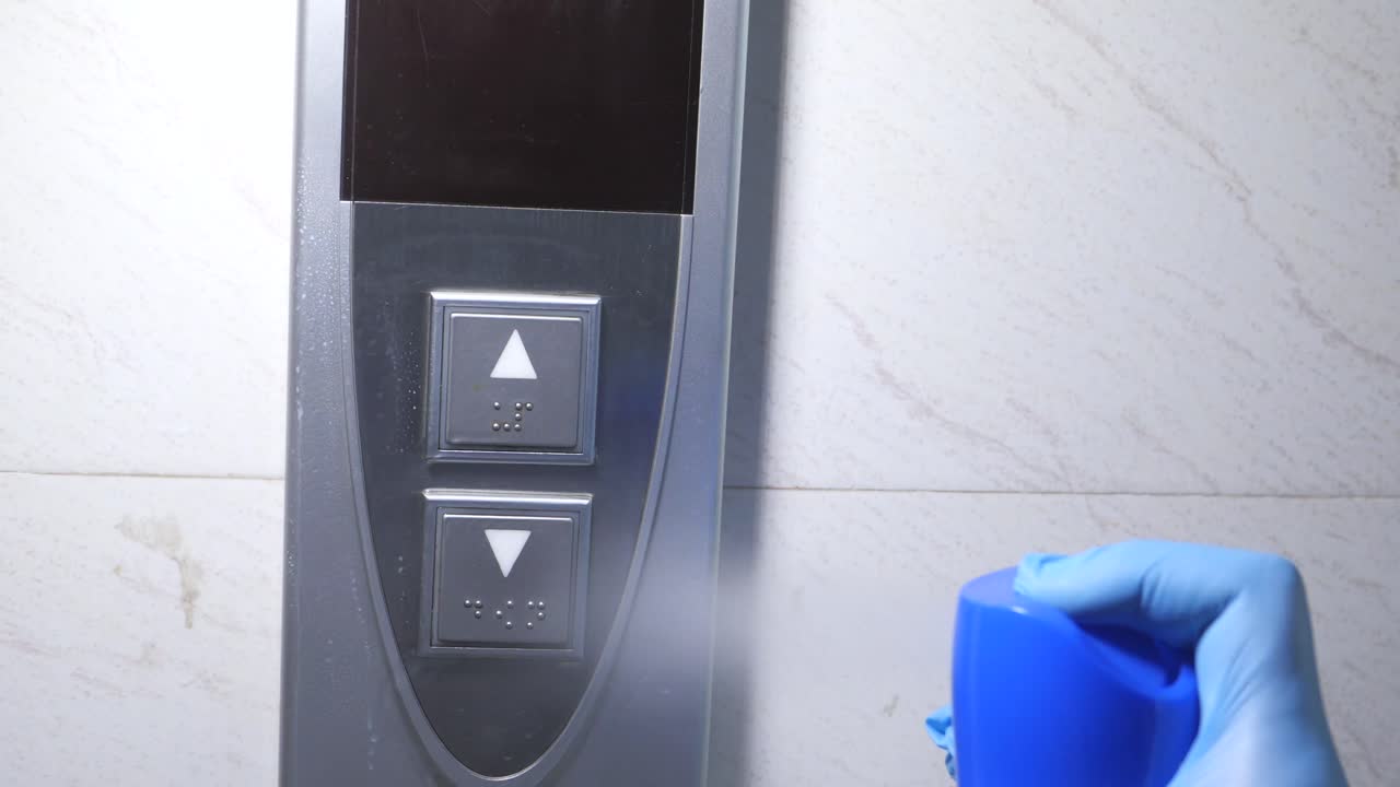 엘리베이터 컨트롤 패널 청소