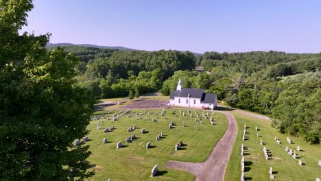 Iglesia-En-El-Campo-Cerca-De-Fries-Virginia