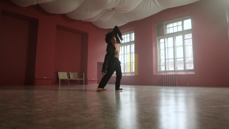 Fotogramma di un film di una ballerina