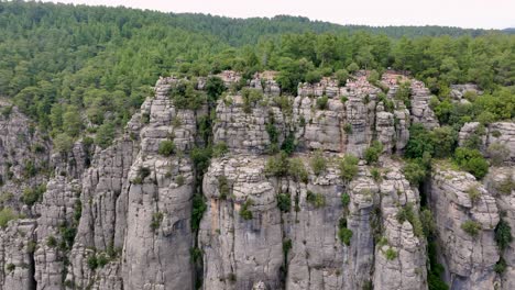 felsbergspitze mit besuchern