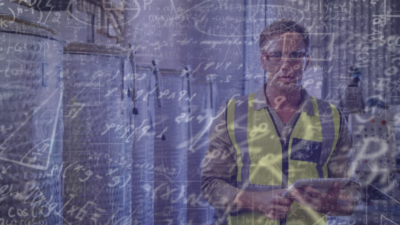 animación de cálculos matemáticos que se mueven sobre el hombre utilizando una tableta en la planta de procesamiento