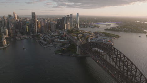 Puente-Del-Puerto-De-Sydney-Y-El-Horizonte-Del-Centro-Durante-La-Puesta-De-Sol