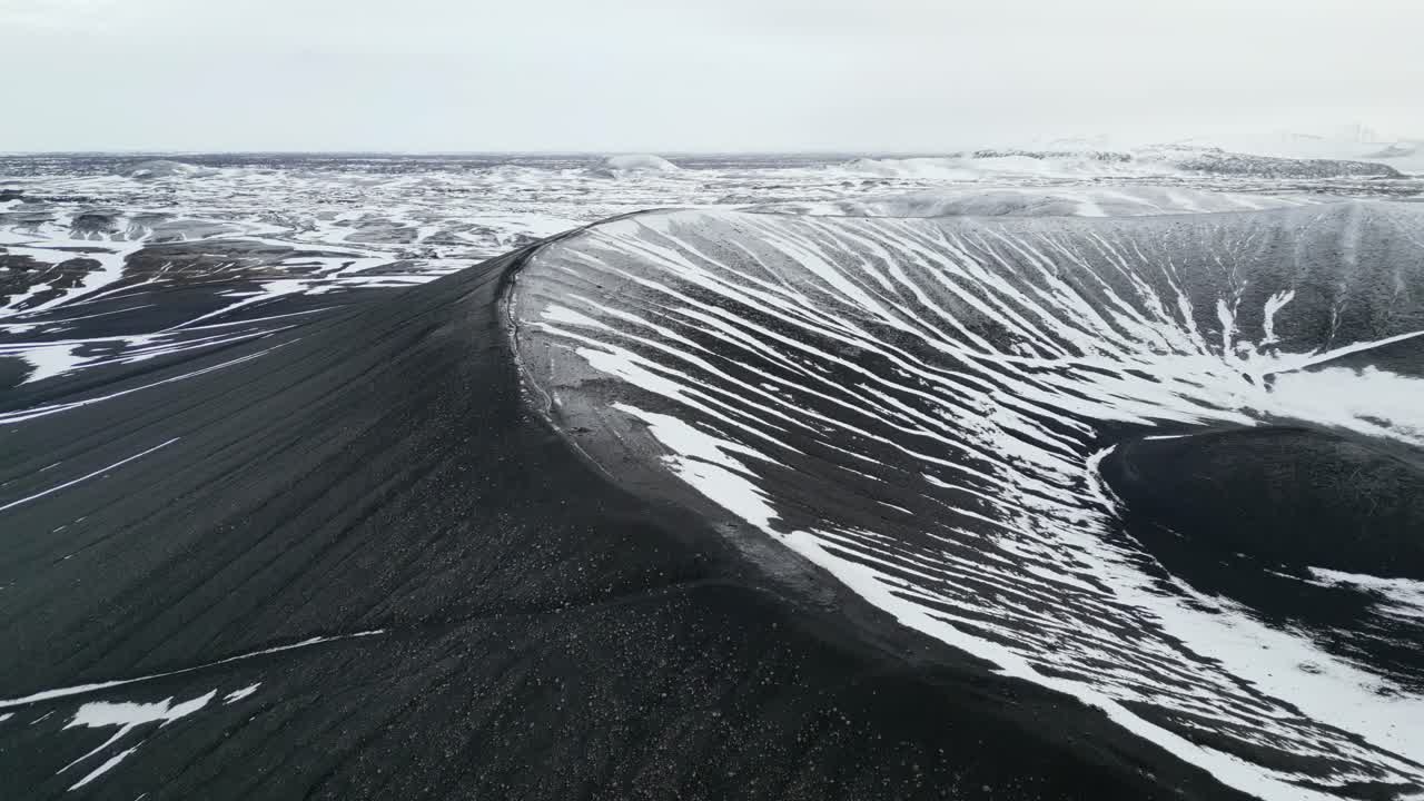 겨울 에 화산 크레이터 가장자리, 아이슬란드 풍경 영화 항공