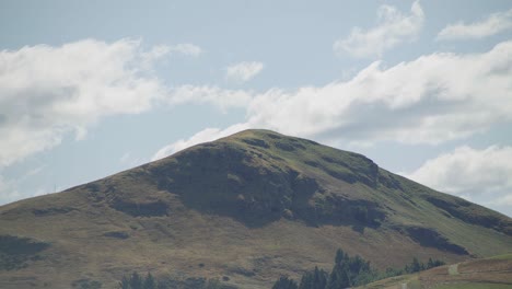 Timelapse-De-Una-Montaña-Típica-En-Queenstown-El-Verde