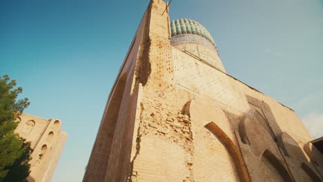 dentro de samarcanda uzbekistán mezquita bibi khanum que fue construida por tamerlane a principios del siglo xv 14 de 23
