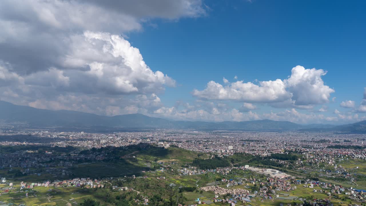 카트만두, 네팔의 도시 위에 구름의 시간 경과