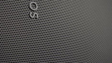 Close-up-view-of-the-Sonos-Era-300-on-a-rotating-table