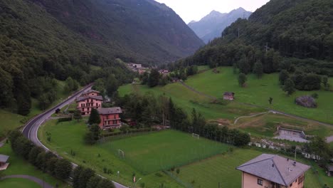 las casas de montaña en fiumenero son las mejores y asombrosas