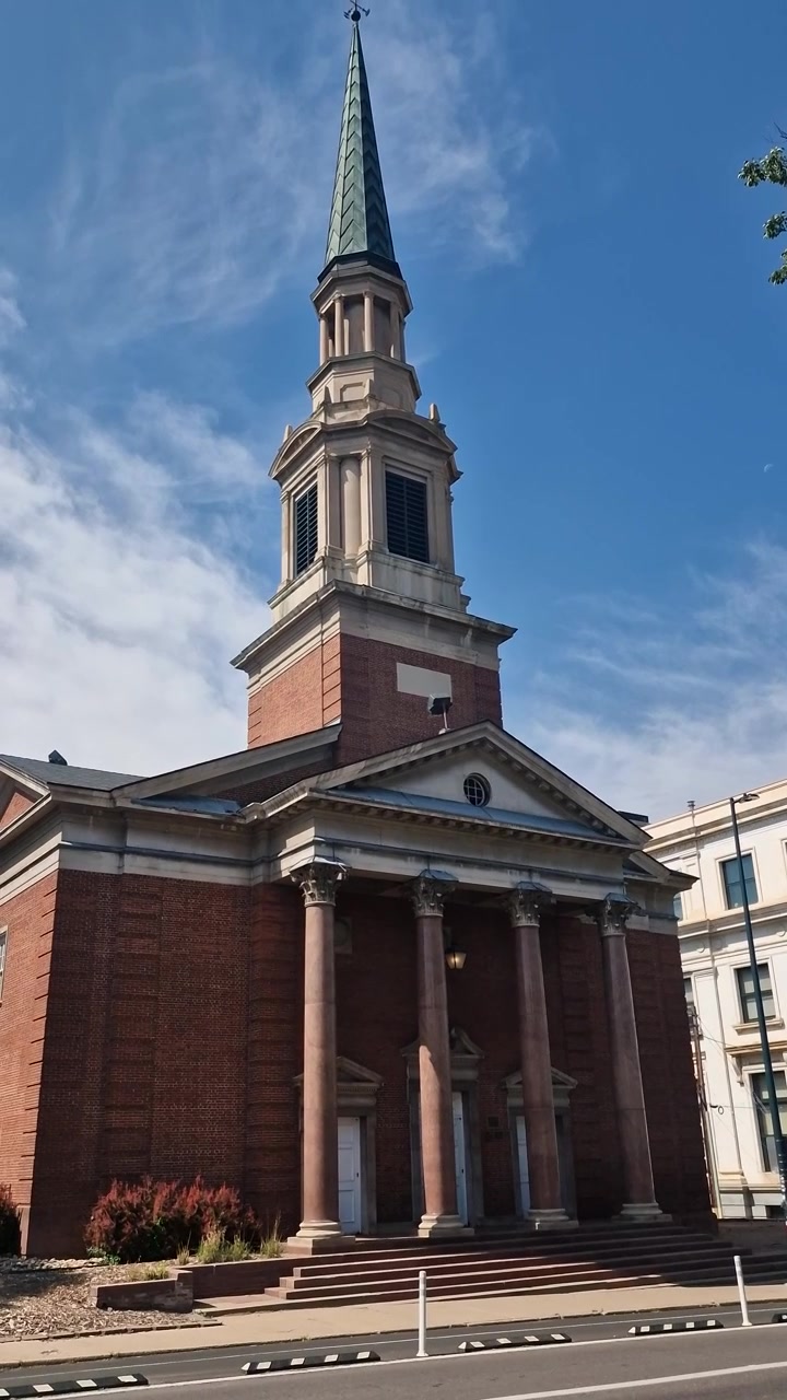 Vista Vertical da Primeira Igreja Batista no Centro Cívico de Denver em um Dia Ensolarado, Colorado EUA.