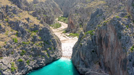 Summertime-in-Mallorca,-Spain