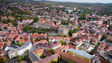 Este-Es-El-Castillo-De-Eger,-Que-Históricamente-Es-Conocido-Por-Repeler-El-Ataque-Turco-En-1552-Durante-El-Asedio-De-Eger