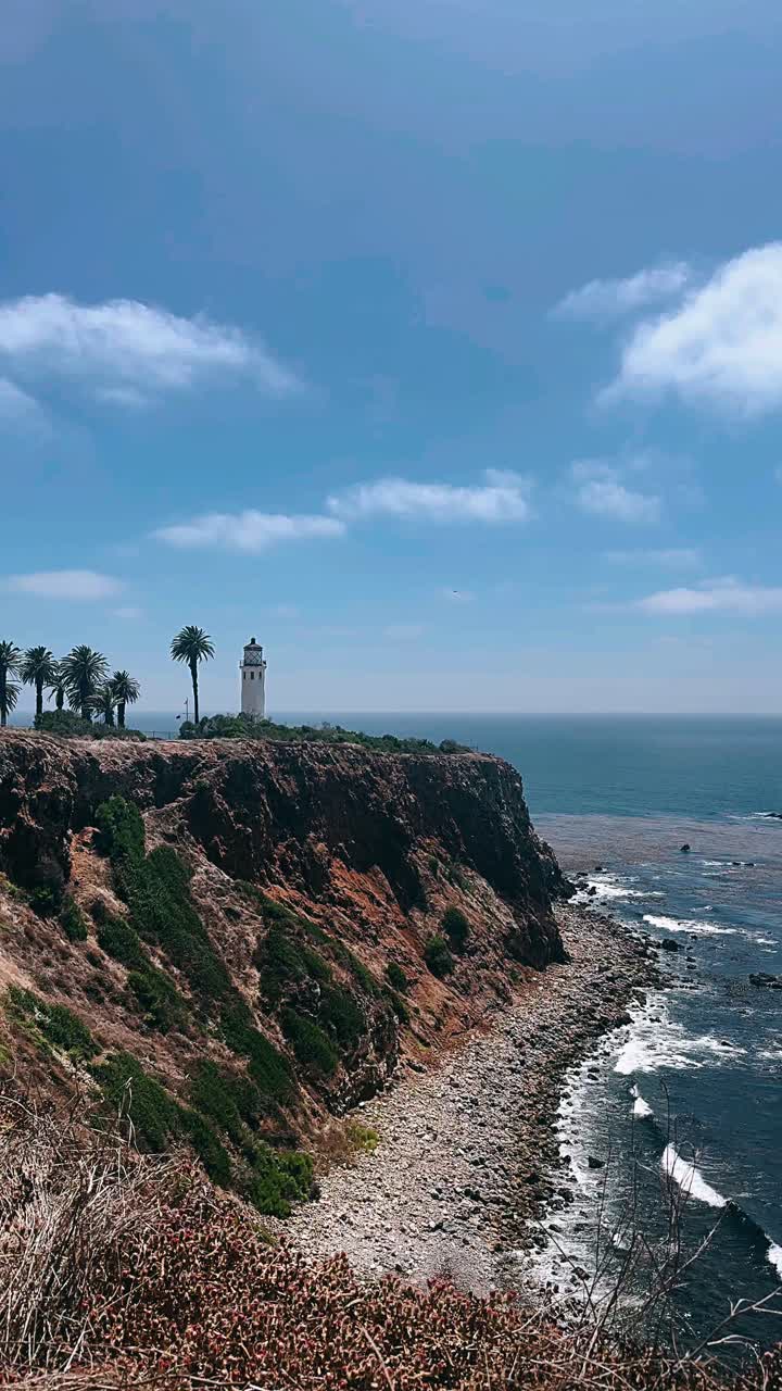 해안 등대 풍경