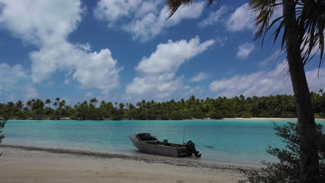 islas cook - drone isla de un pie comienza desde la playa