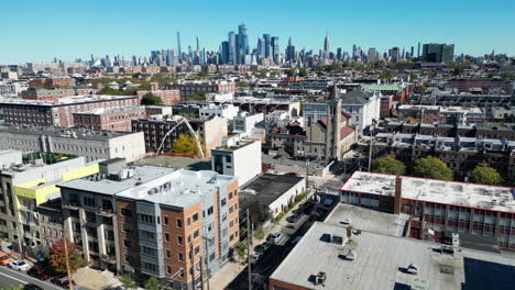 Erleben-Sie-Hobokens-Charme-Mit-Einer-Fesselnden-Drohnenaufnahme,-Die-Den-Atemberaubenden-Blick-Auf-New-York-City-Freigibt