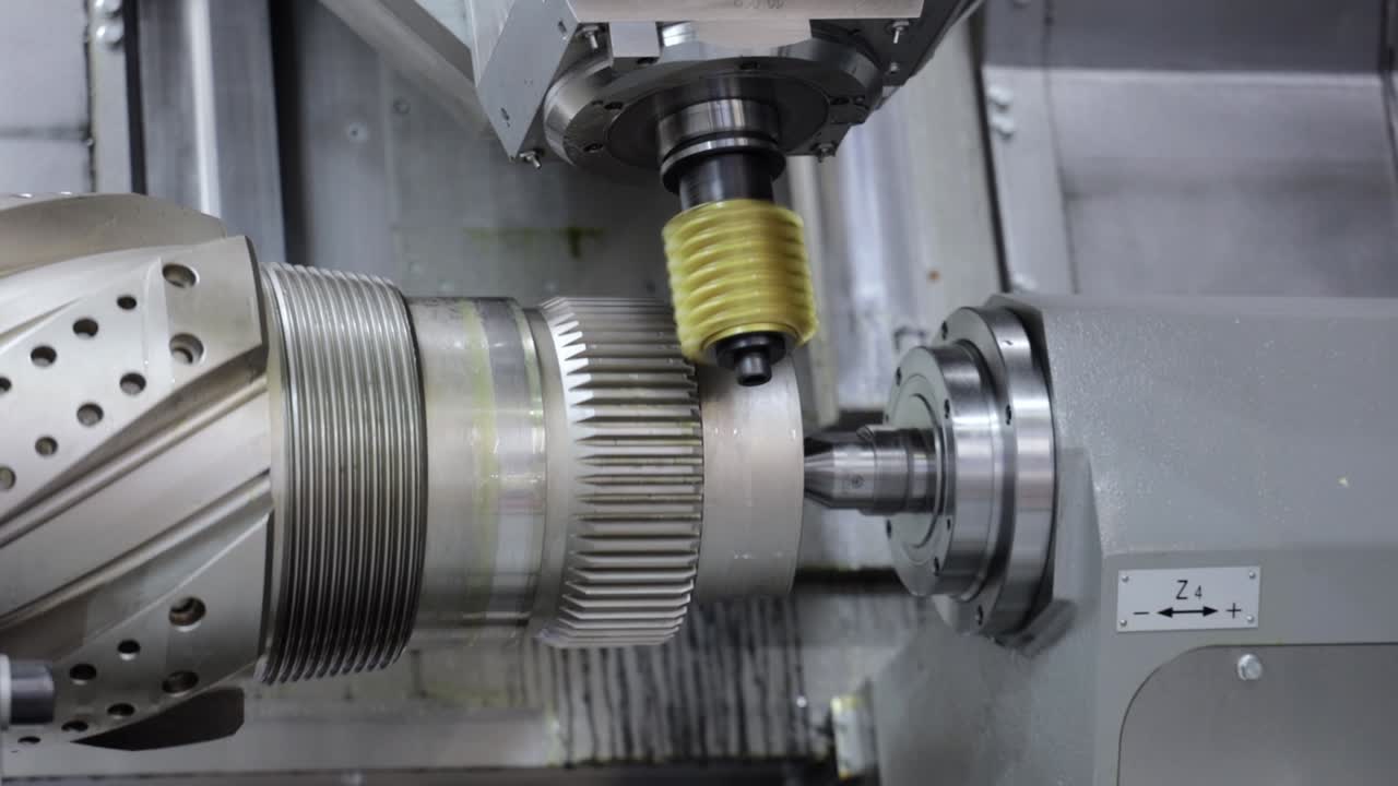 metalurgia cnc máquina de fresado de torno. corte de metal tecnología de procesamiento moderno.