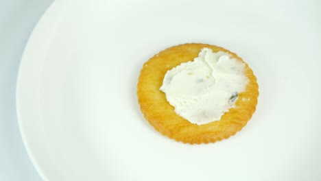 round crackers with herb cheese