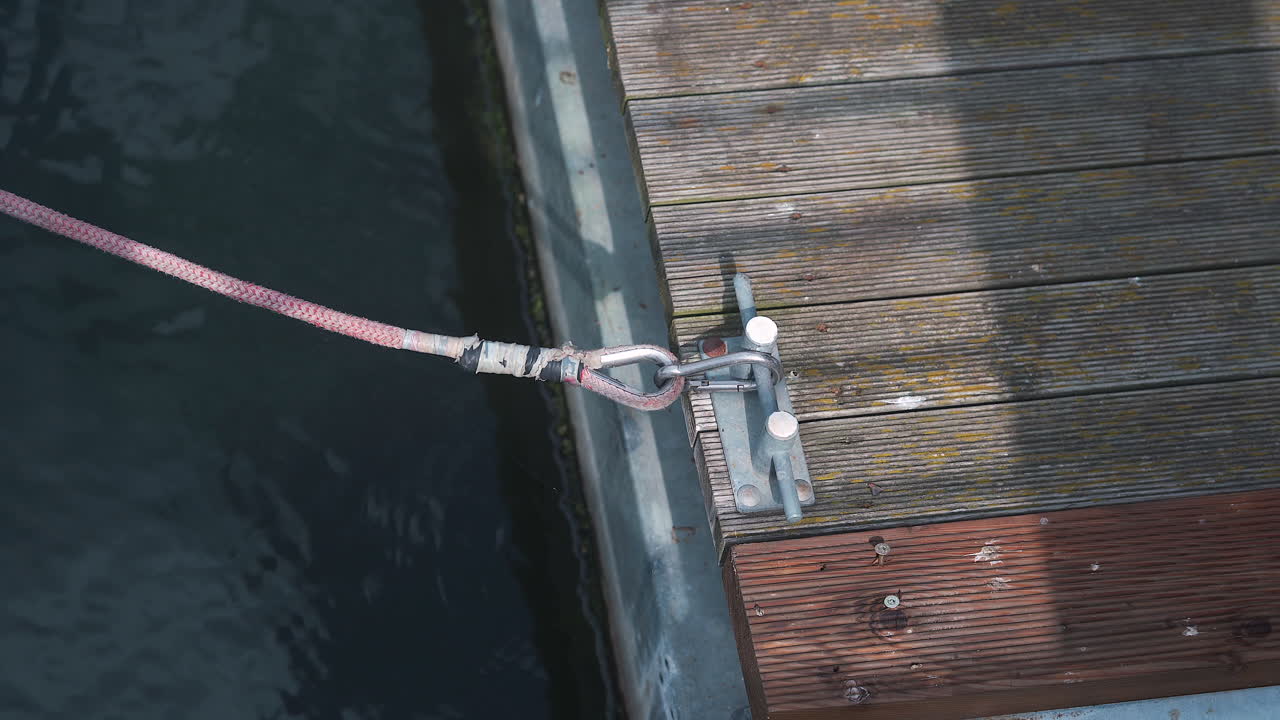 yates y barcos amarrados