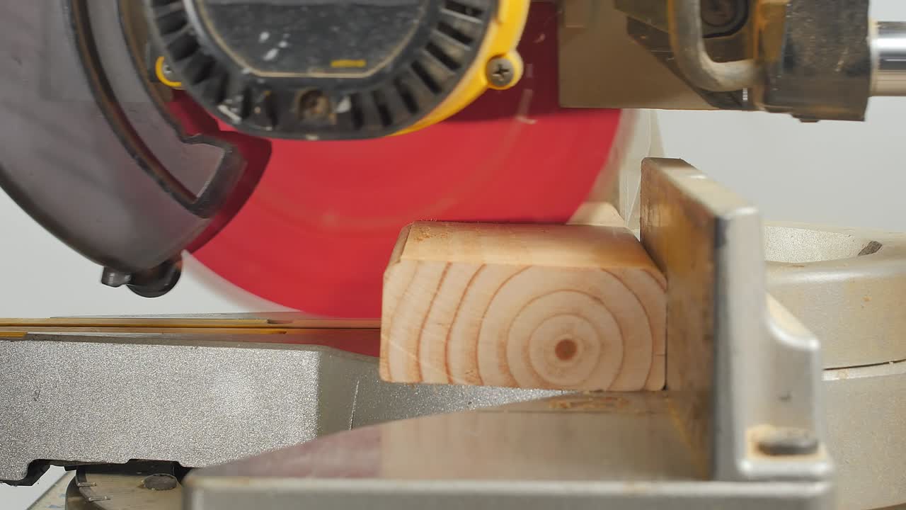 дереворезная пила