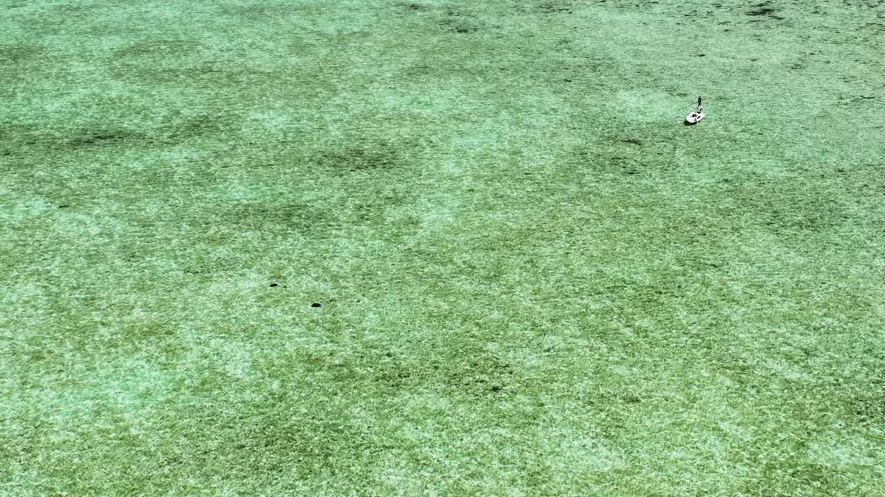 바하마 플래트 에 있는  ⁇ 시 배 의 공중 촬영