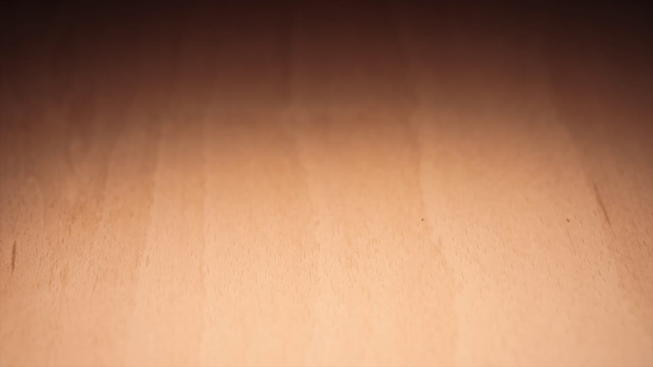 d20 주사위를 집고 굴린 다음 다시 집습니다.