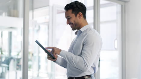 Geschäft,-Asiatischer-Mann-Und-Tablet-Im-Büro