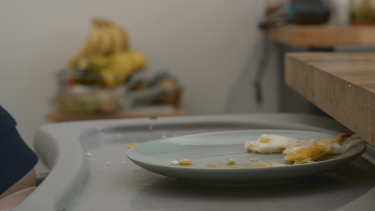 ella no quiere comer más.