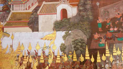 mural detallado que representa una escena tradicional tailandesa
