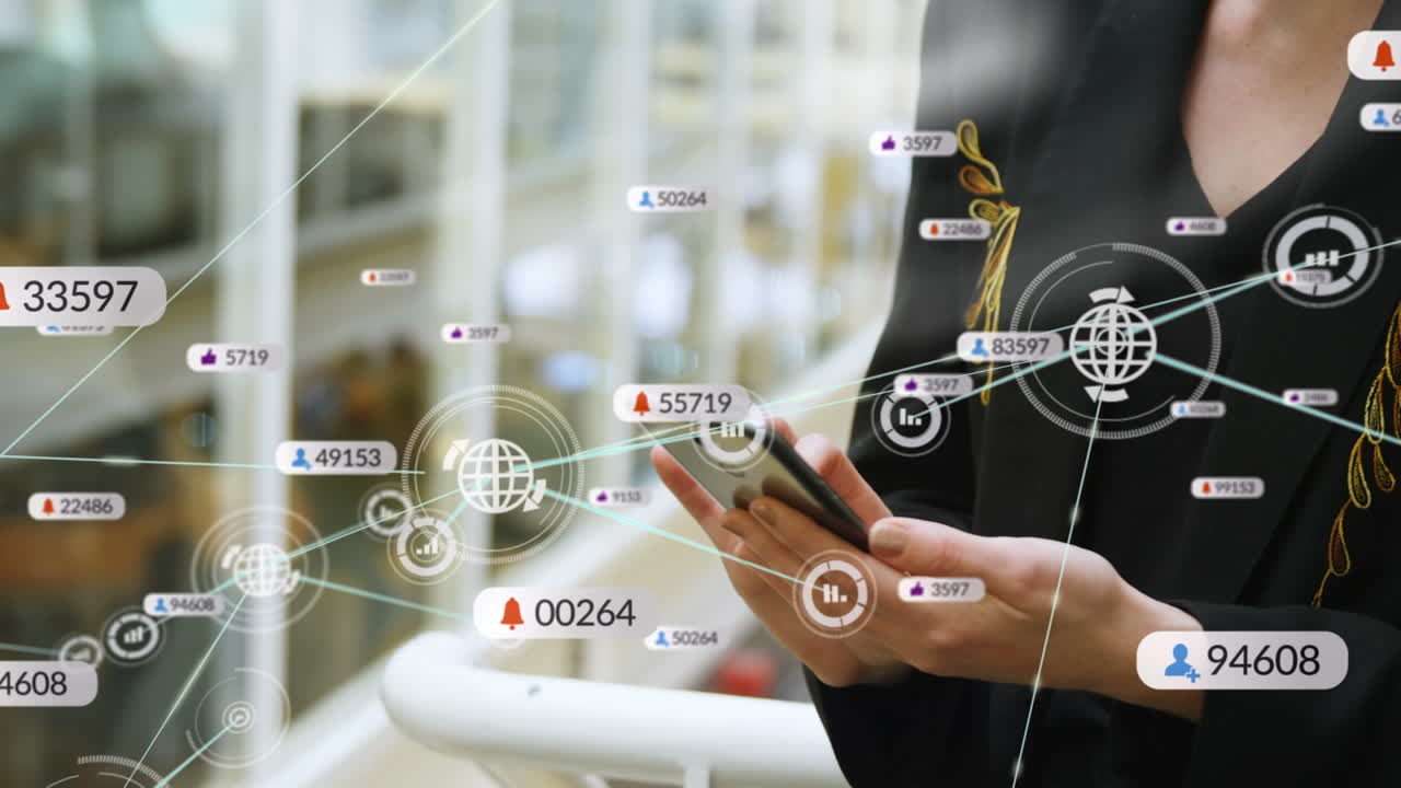 스마트폰을 사용하는 백인 여성에 대한 미디어 아이콘과의 연결 네트워크의 애니메이션