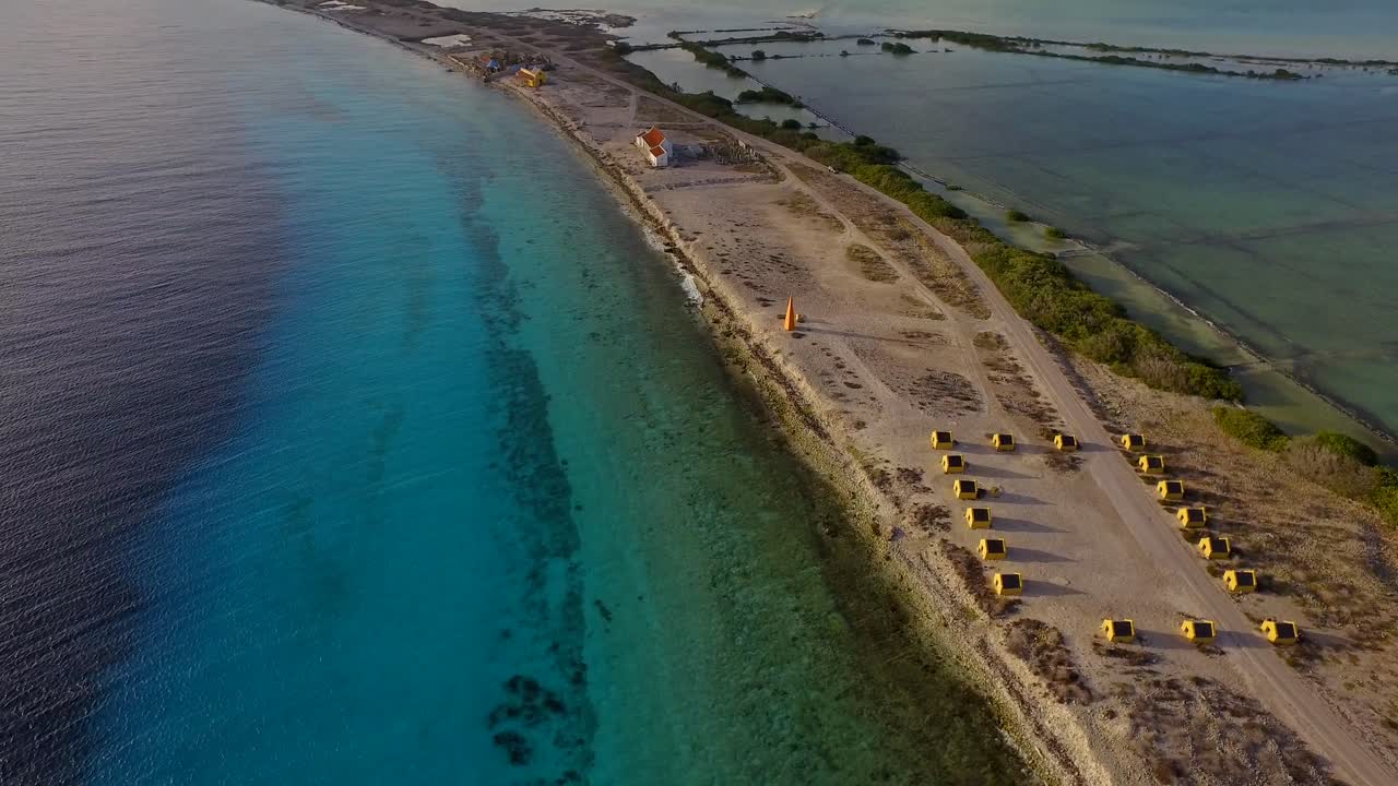 Bonaire anıtları ve köle kulübeleri