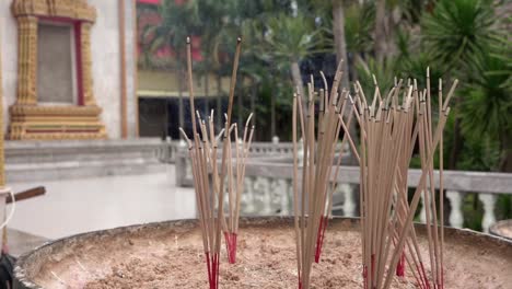 incenses-burning-at-temple