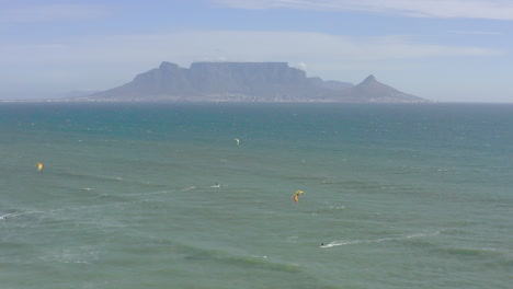 no puedes resistirte a la llamada para ir a hacer kite surf.