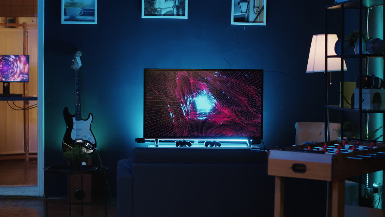 Studio domestico vuoto illuminato con luci al neon, utilizzato per la produzione di video per internet.