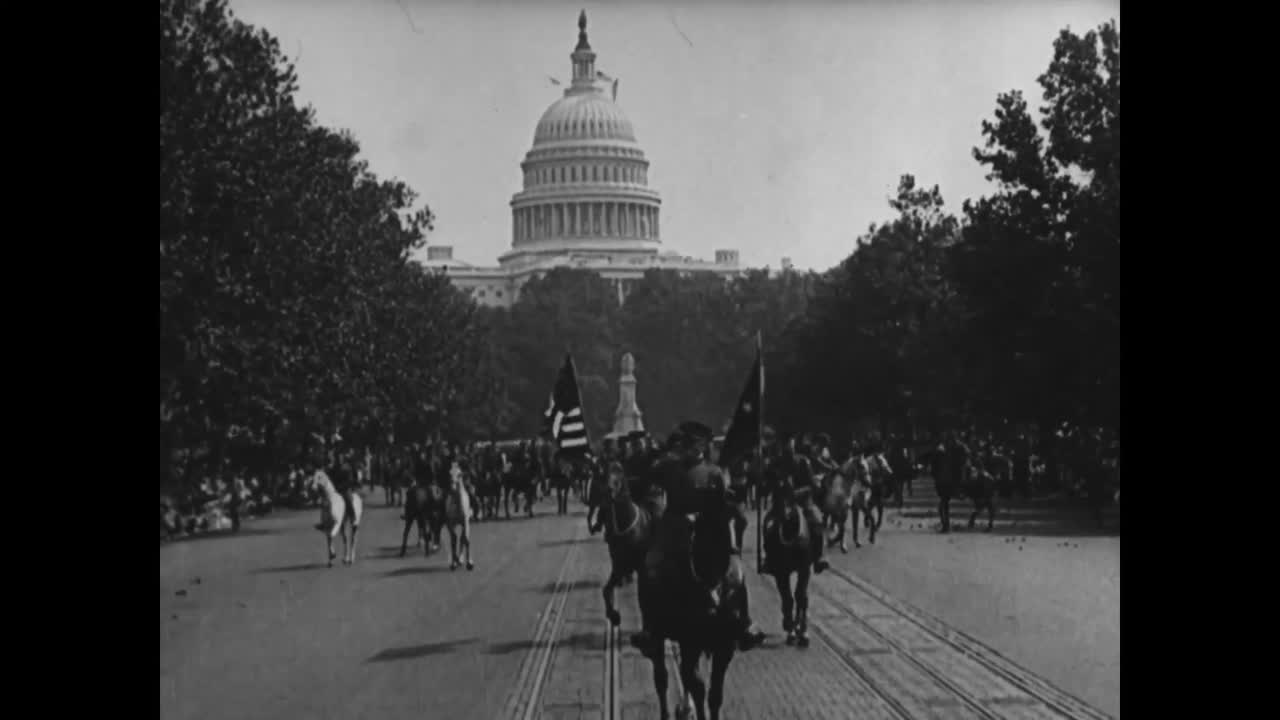 존 퍼싱 장군이 1919년 제1차 세계대전에서 승리하여 사랑하는 군중에게 돌아옵니다. 9