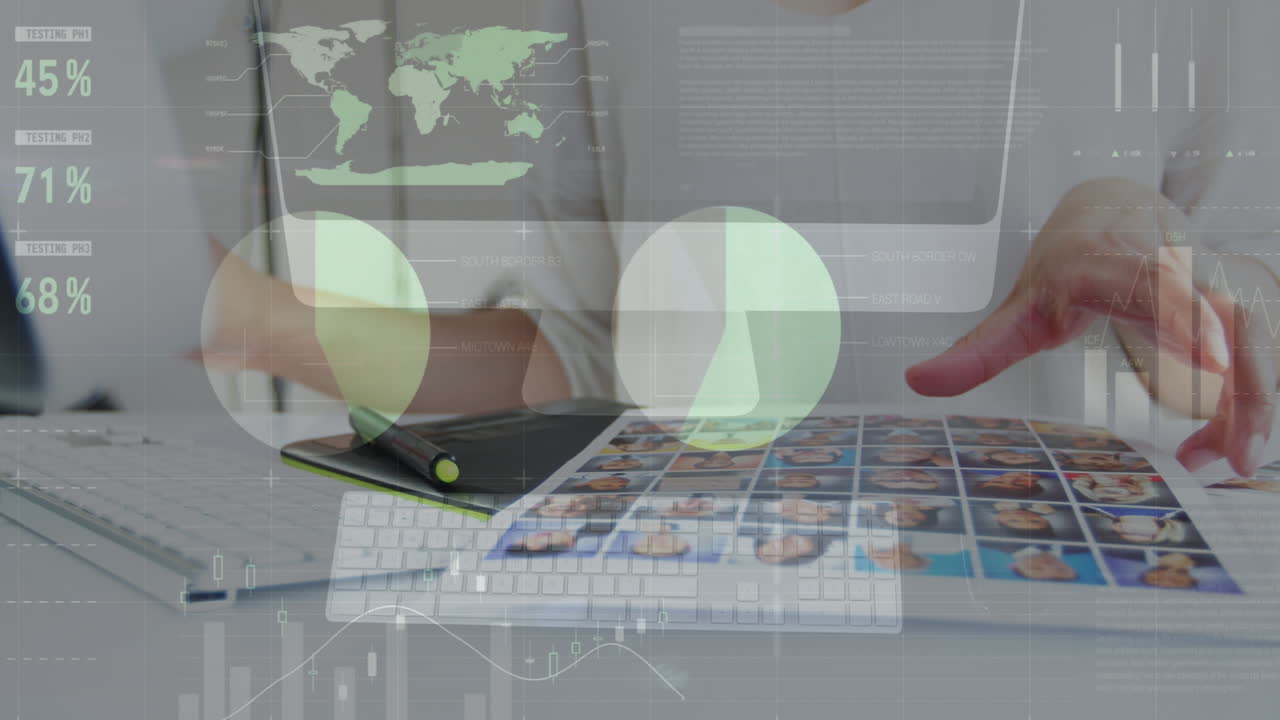 animación de la interfaz infográfica sobre la cámara y mujer biracial comprobando fotos de perfil.