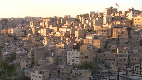 Las-Casas-Se-Agrupan-En-Las-Laderas-De-Ammán,-Jordania