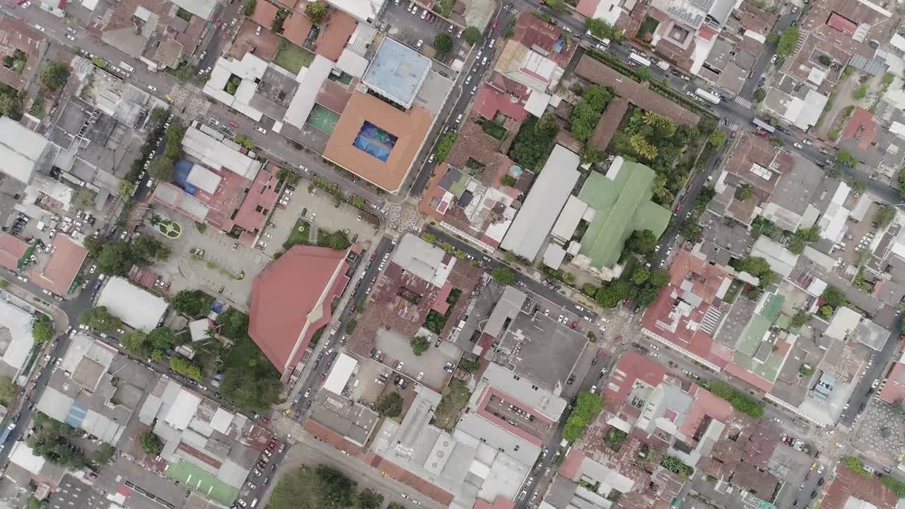 vista de arriba hacia abajo del municipio de santa tecla en el salvador - toma de drones