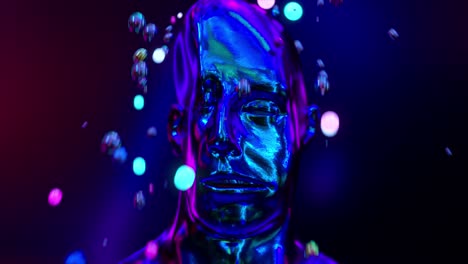 divertida animación 3d de una cara de metal blando arrugado. la cara de cromo humano está arrugada. concepto de descanso y relajación. una ducha de esferas se derrama sobre mi cabeza. renderizado 3d de bucle sin costuras.