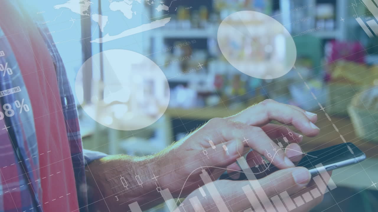 animación del procesamiento de datos sobre un hombre caucásico usando un teléfono inteligente