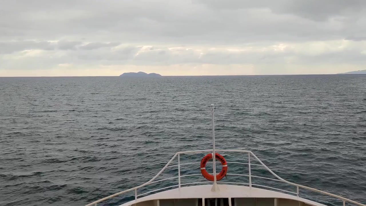 Traghetto diretto verso la città di Levuka, sull'isola di Ovalau, nell'arcipelago di Lomaiviti, alle Fiji, nel Pacifico meridionale
