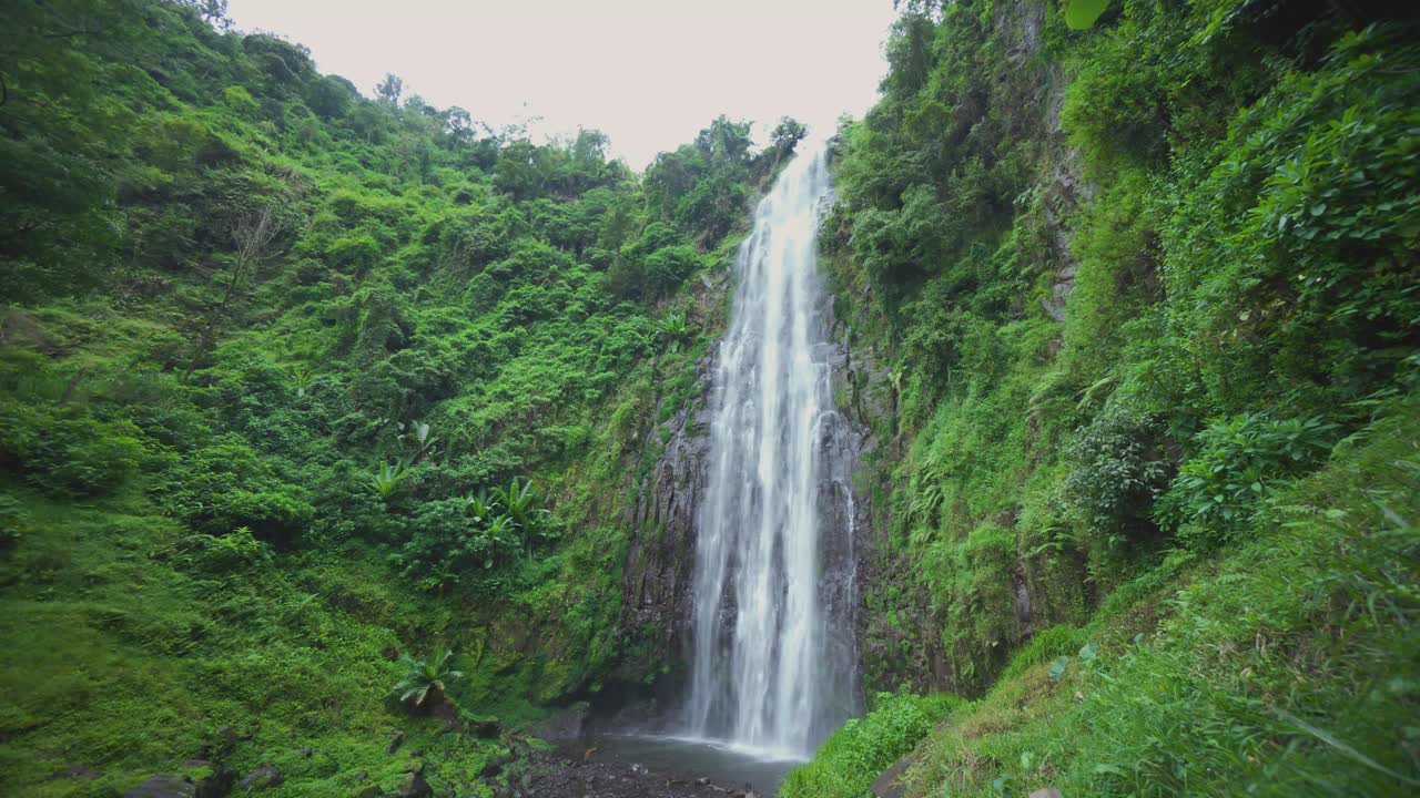 la cascada de materuni es una de las cascadas del río mware en tanzania.