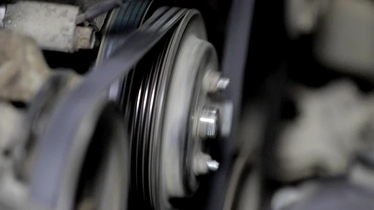 rotación de la transmisión por correa