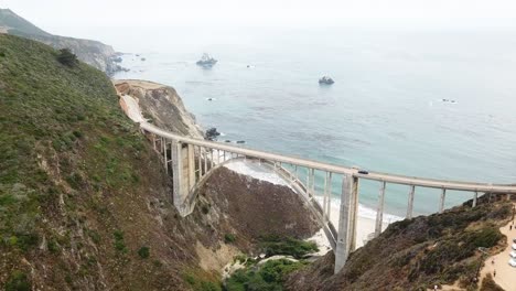 Bixby-Canyon-Bridge-and-beach-at-Big-Sur-coast,-California