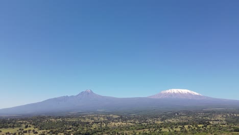 Kilimanjaro-Senderismo-Sobre-Las-Montañas-Del-Volcán-Rocky-Trekkers-En-Loitokiotok-Kenia