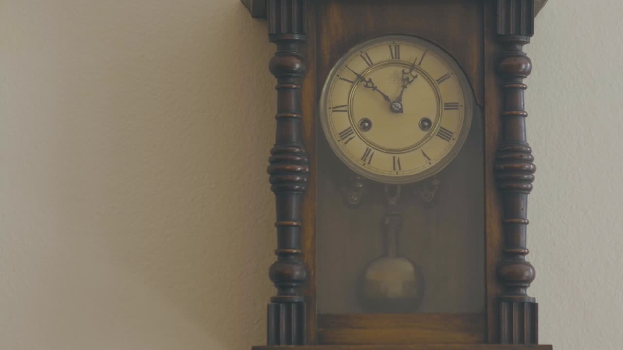 Grandparents' grandfather clock, old, precious and beautiful