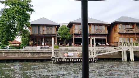 a boat ride in the bangkok river