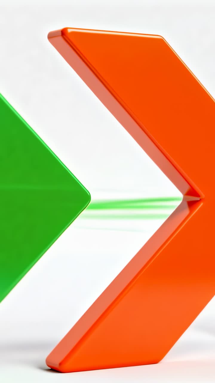 Inicio de animación de marca, chevron naranja centrándose para el enfoque, verde manteniéndose a la izquierda, luz pulsante.